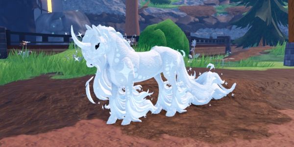 White Sparkling Hollyhoof Horse