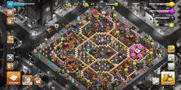 Town Hall 17 SEMI MAX - GOOD DEFENSE & TROOPS